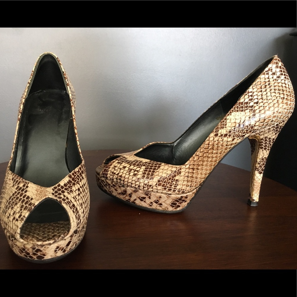 STUART WEITZMAN Snakeskin-Print Peeptoe Platforms